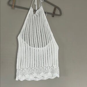 Pretty White Crochet Halter Top NWOT SZ S
wear under cardigan /jacket